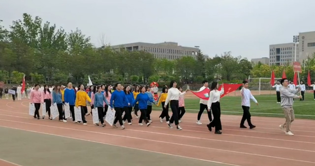 3044AM永利集团官方首页在第60届校运会拼搏奋进.jpg